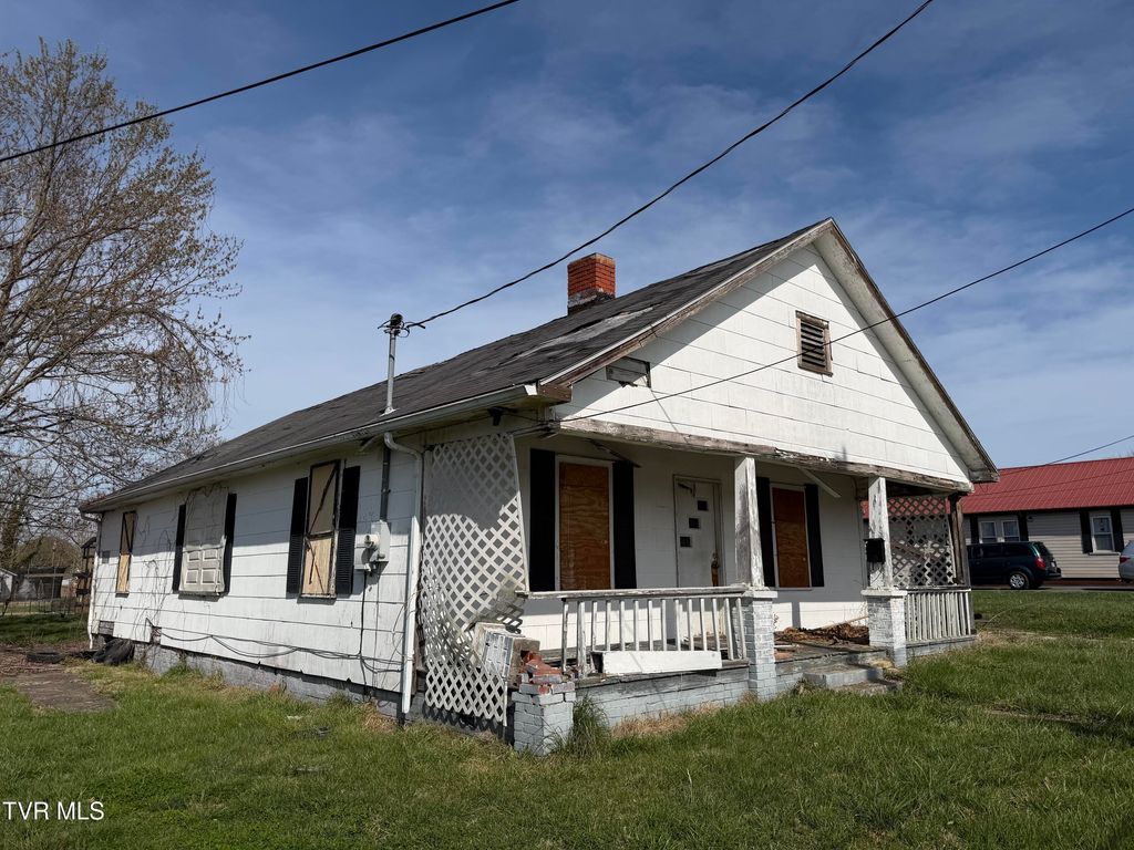 Photo of 2104 Berry Street, Kingsport, TN 37664 (MLS # 9992847)