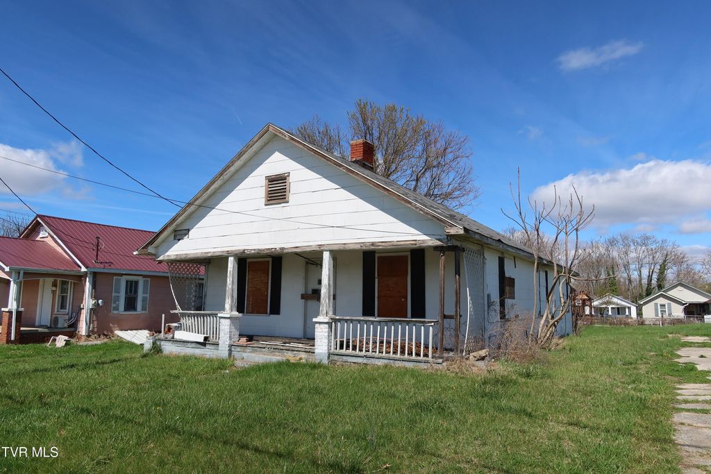 Photo of 2104 Berry Street, Kingsport, TN 37664 (MLS # 9992847)