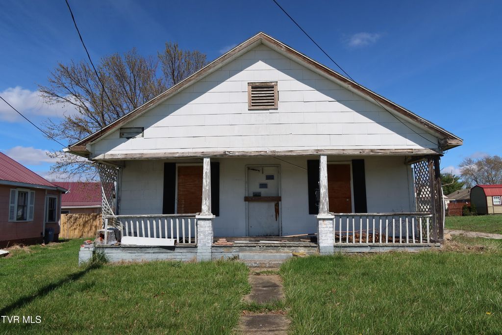 Photo of 2104 Berry Street, Kingsport, TN 37664 (MLS # 9992847)