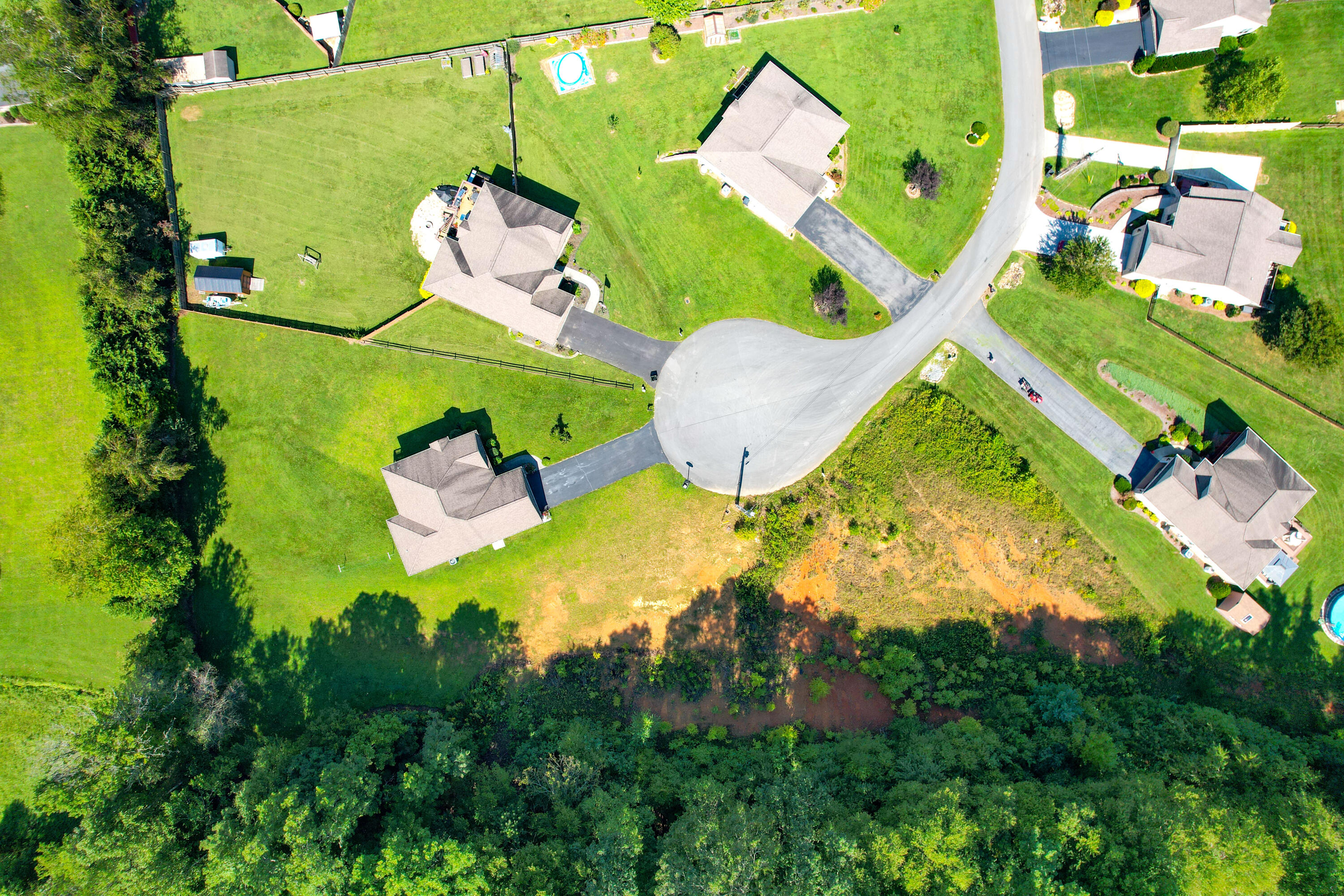 427 Brookside Drive, Elizabethton, Tennessee image 8