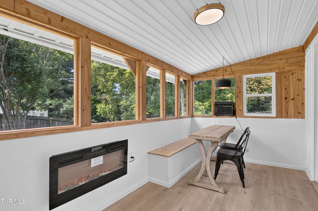 Photo of 710 Anderson Avenue, Marion, VA 24354 (MLS # 9998225)