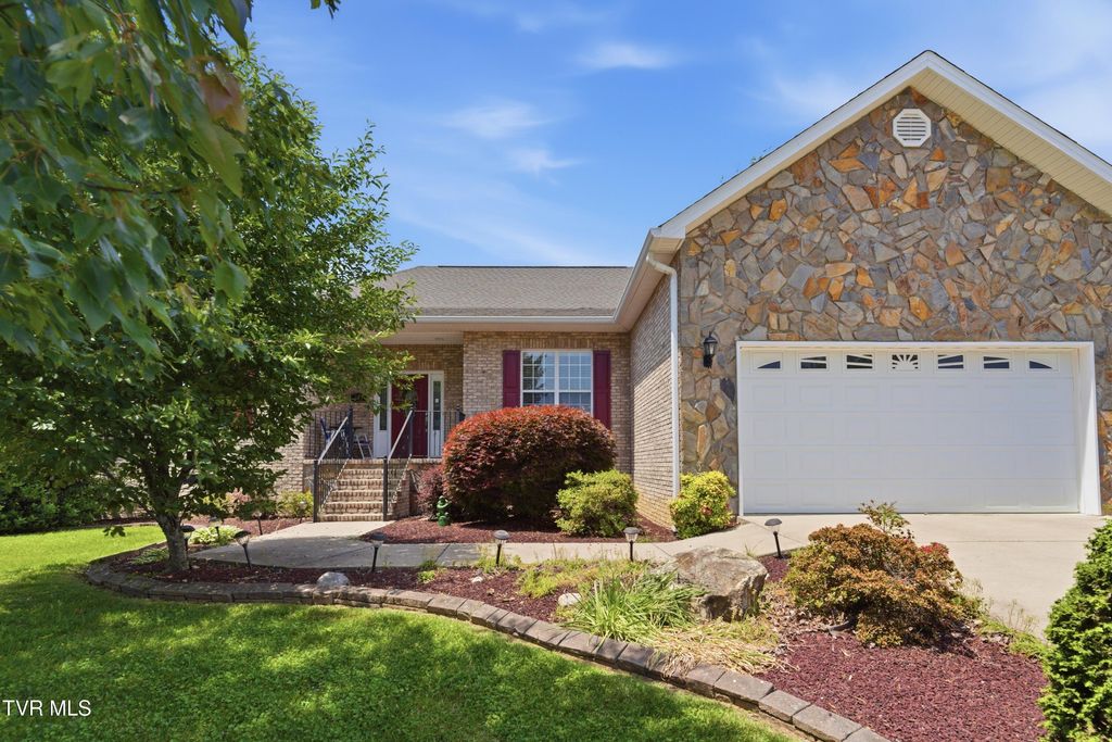 Photo of 503 Sweetgrass Lane, Jonesborough, TN 37659 (MLS # 9995547)