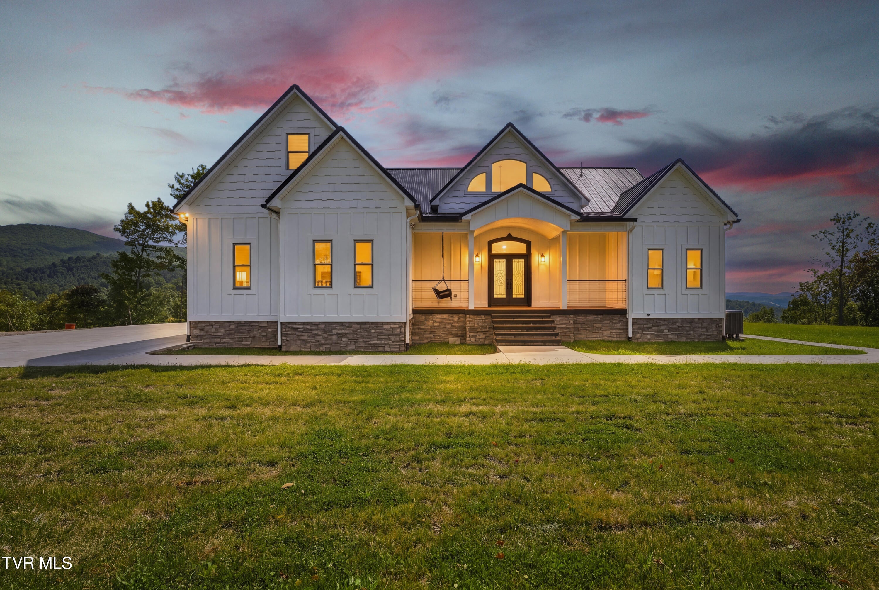 1831 Antler Summit Trail