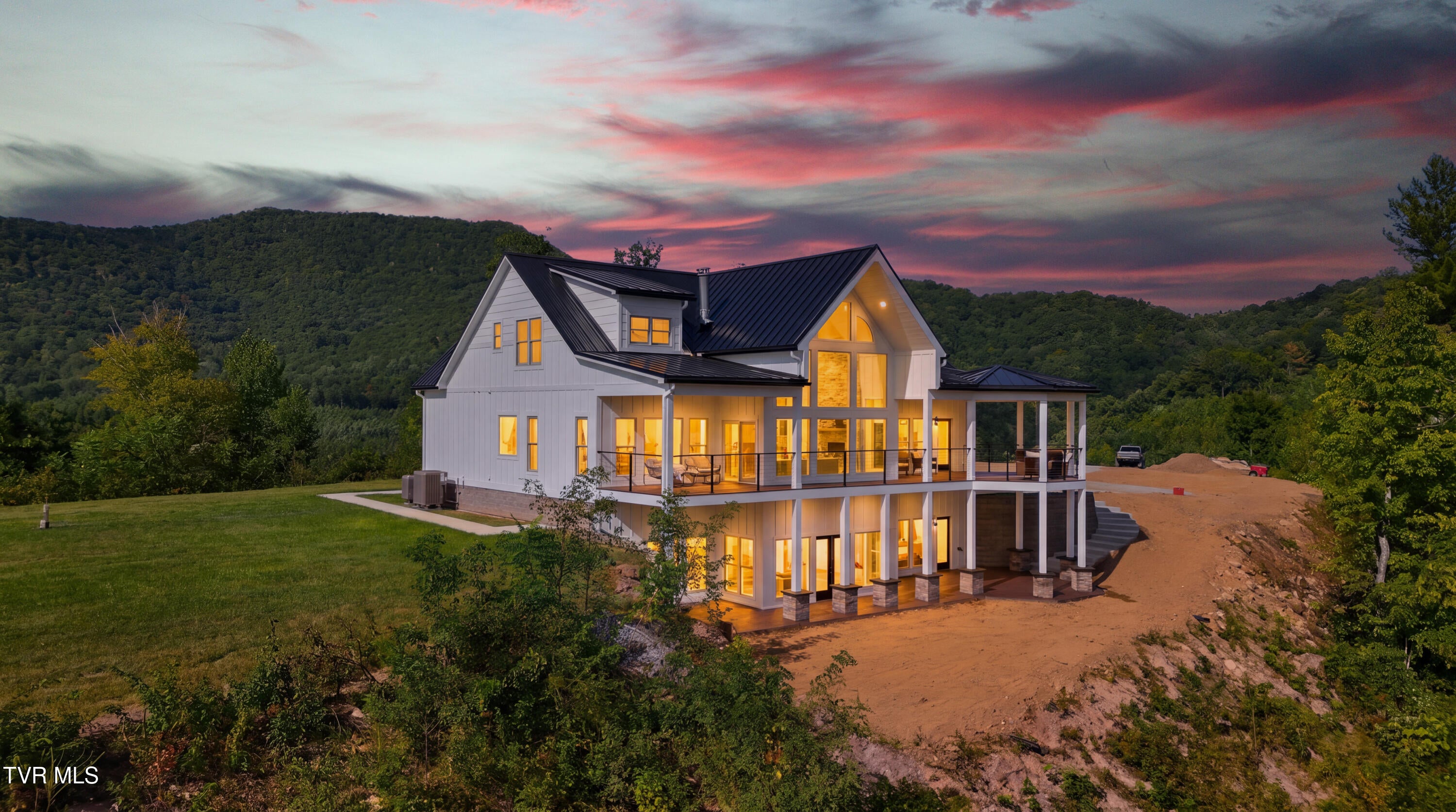 1831 Antler Summit Trail