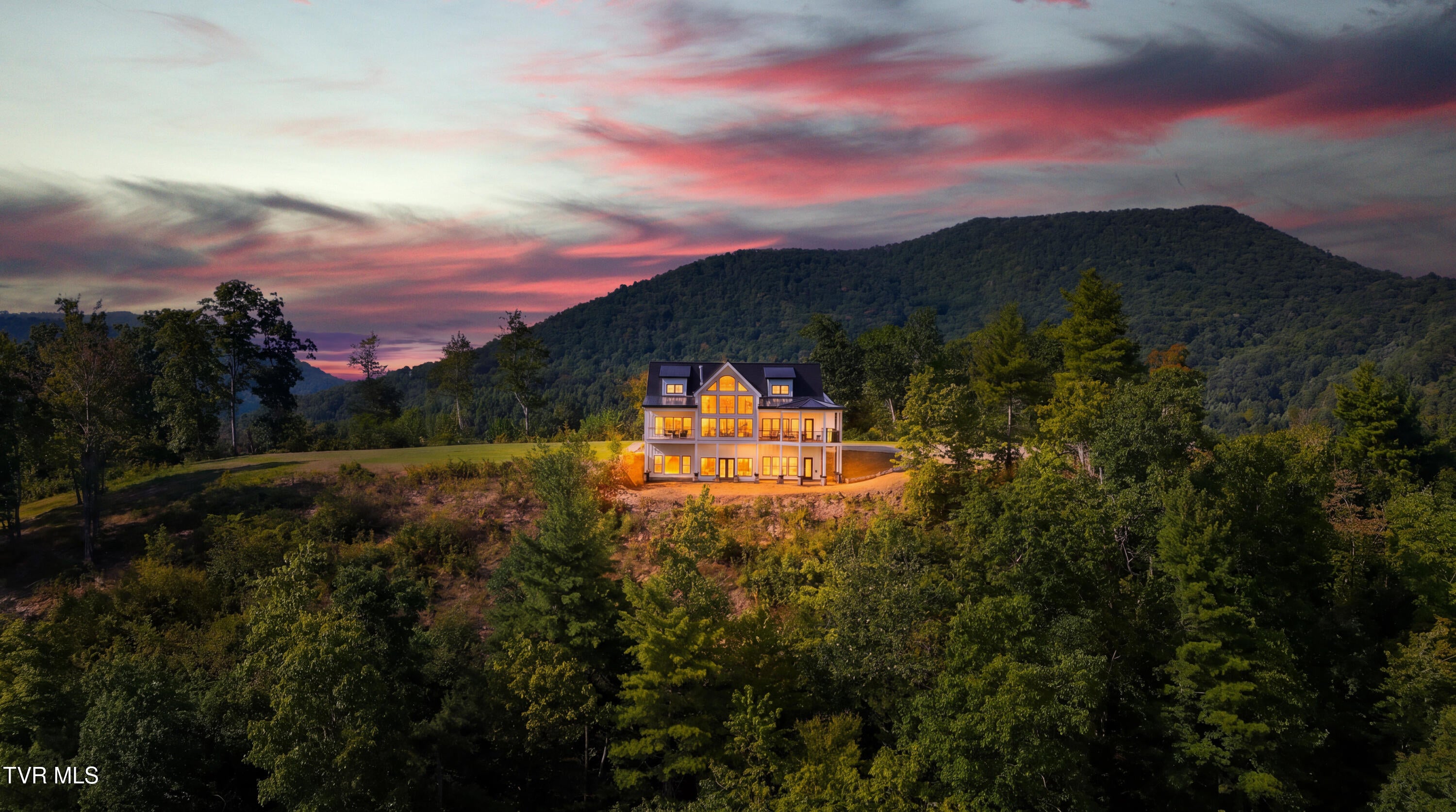 1831 Antler Summit Trail