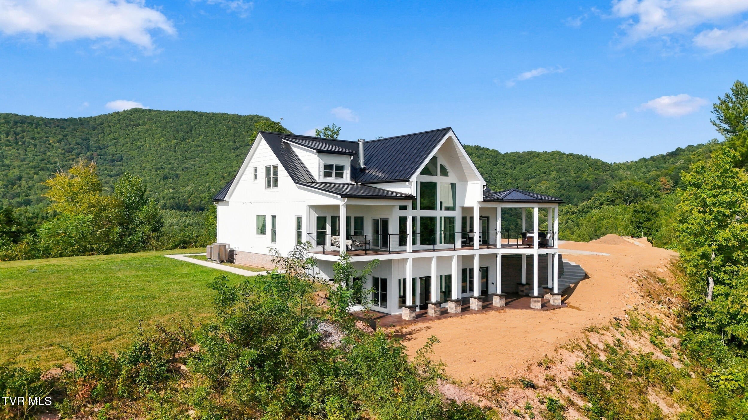 1831 Antler Summit Trail
