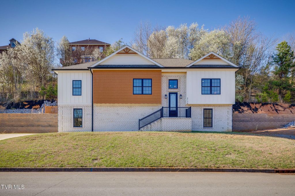 Photo of 4724 Sterling Lane, Kingsport, TN 37664 (MLS # 9992186)