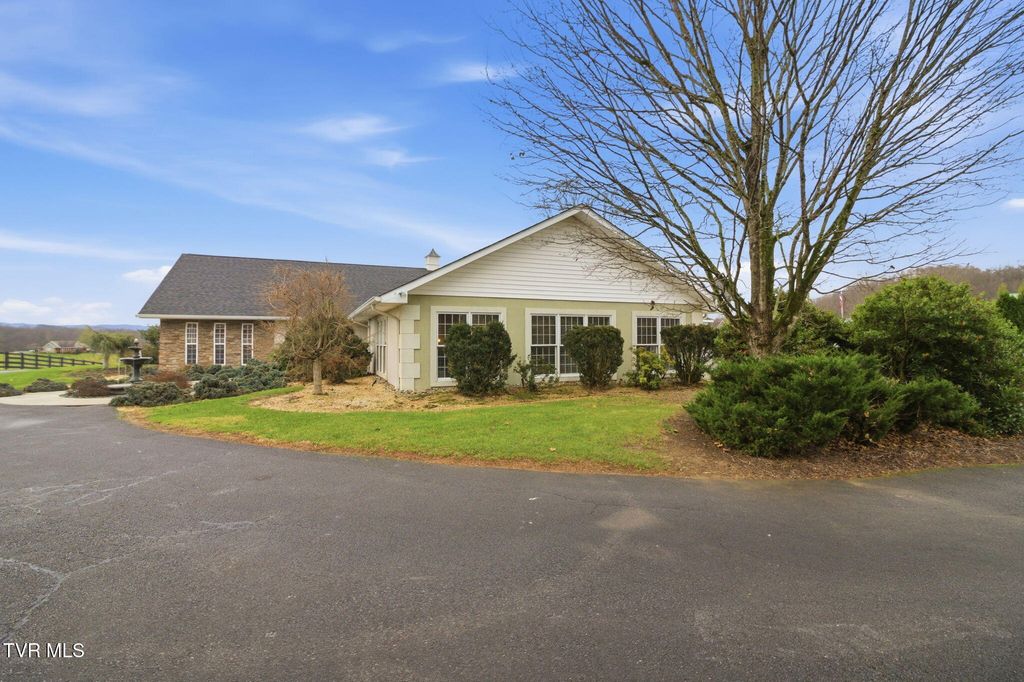 Photo of 22120 Flame Leaf Drive, Bristol, VA 24202 (MLS # 9988976)