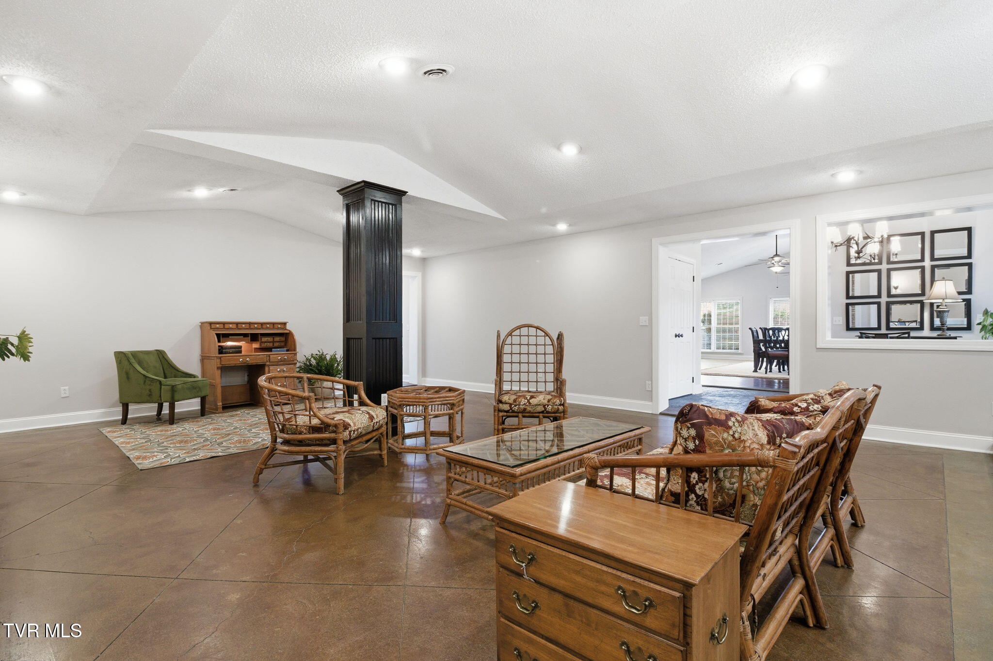 Bristol, Virginia 24202, United States, 4 Bedrooms Bedrooms, ,3 BathroomsBathrooms,Residential,Active,251246