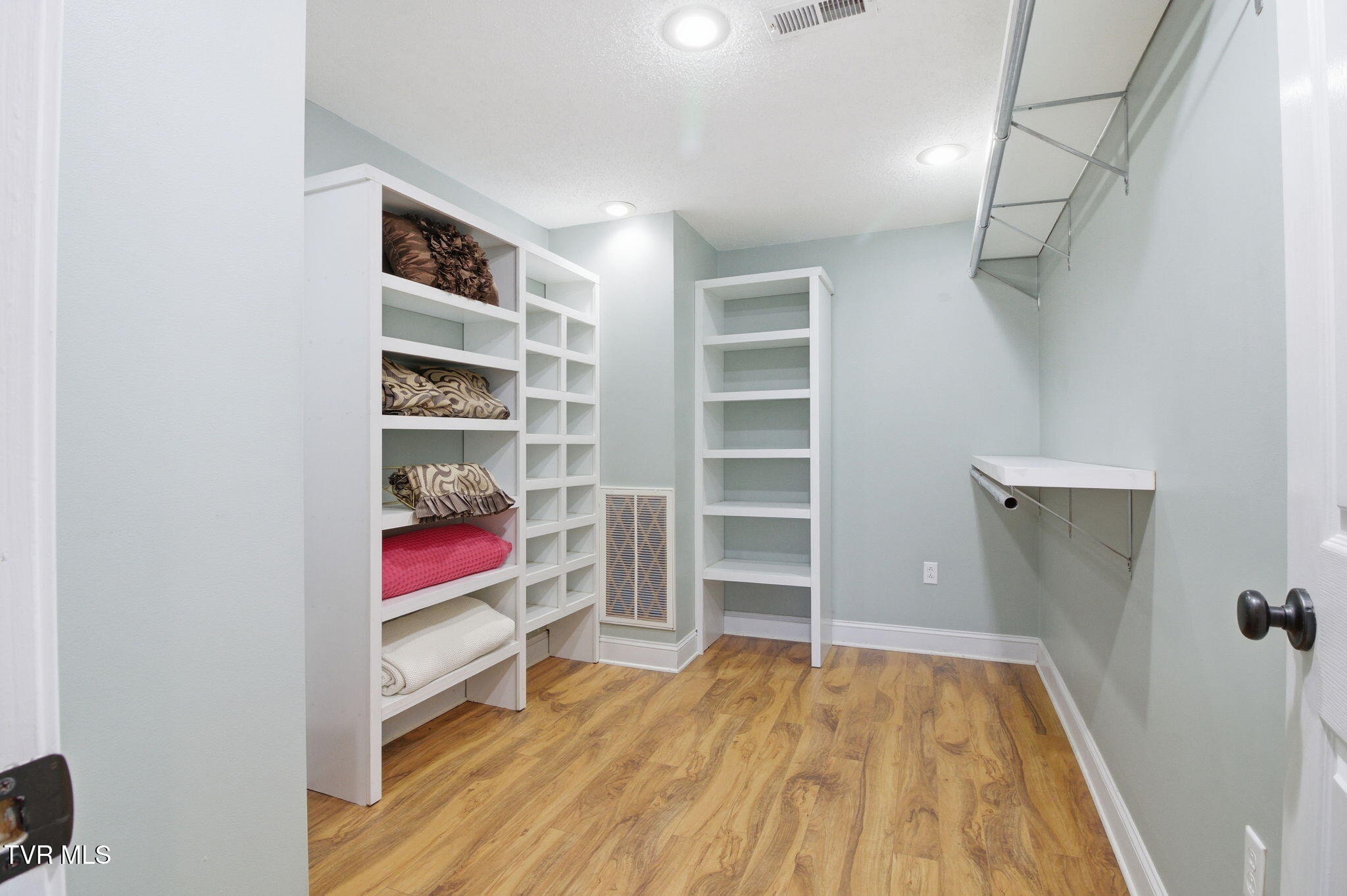 Bristol, Virginia 24202, United States, 4 Bedrooms Bedrooms, ,3 BathroomsBathrooms,Residential,Active,251246