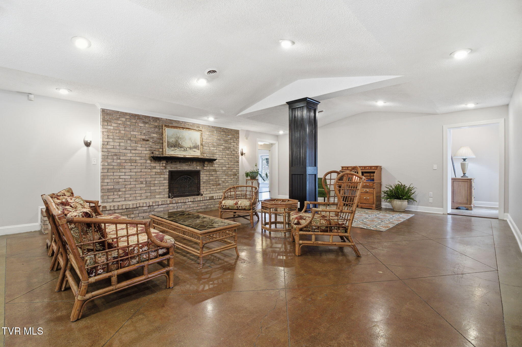 Bristol, Virginia 24202, United States, 4 Bedrooms Bedrooms, ,3 BathroomsBathrooms,Residential,Active,251246