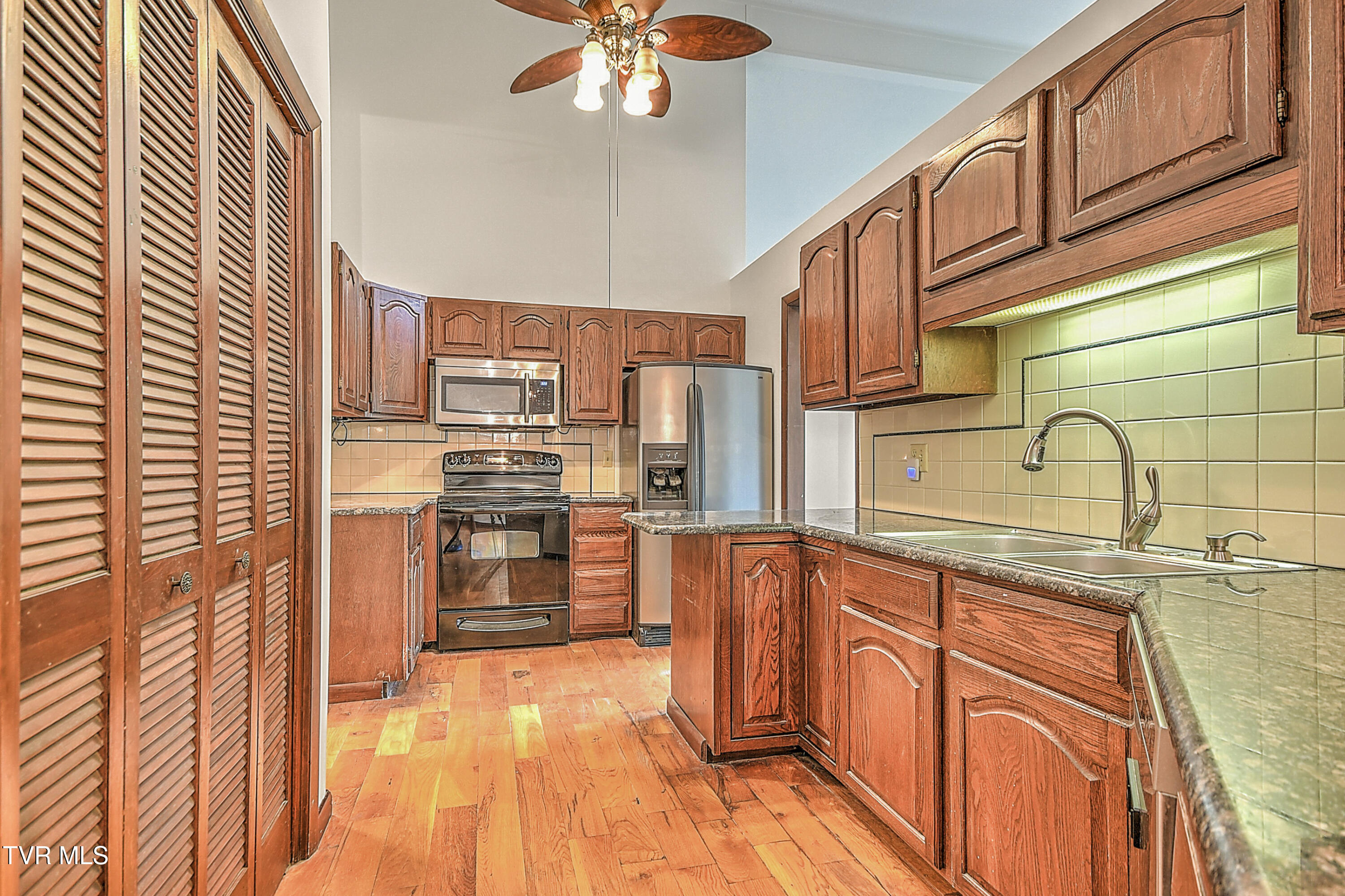 121 Lone Oak Drive, Kingsport, Tennessee image 9