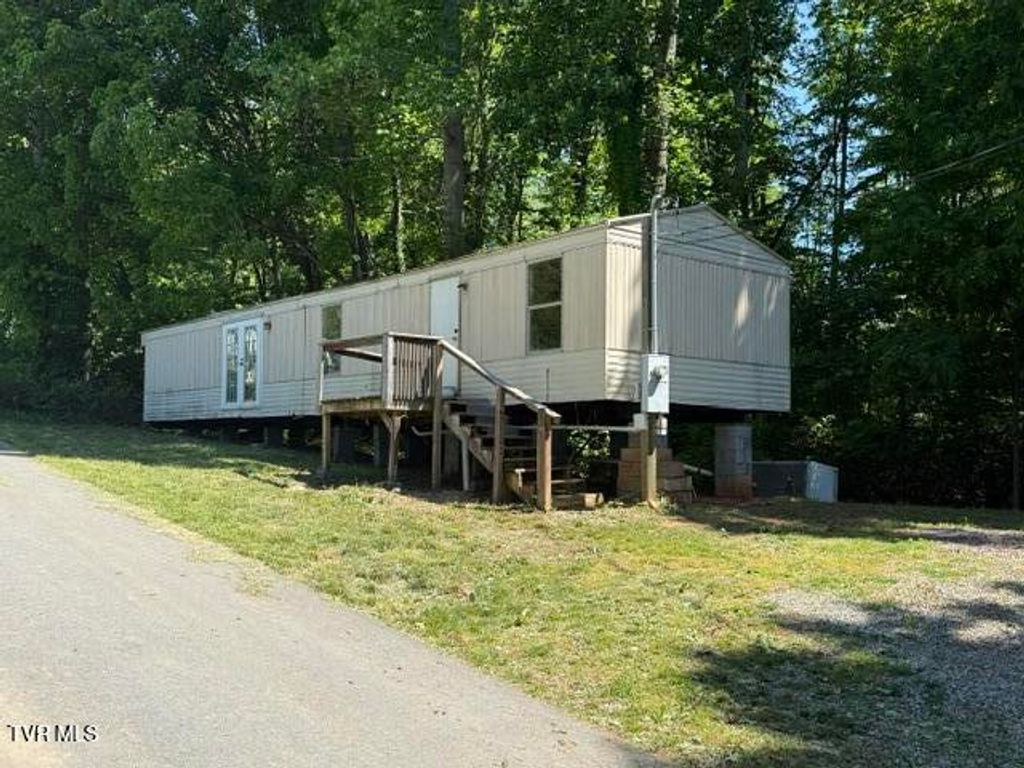 Photo of 188 Davis Hollow Road, Elizabethton, TN 37643 (MLS # 9995444)
