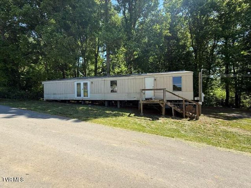 Photo of 188 Davis Hollow Road, Elizabethton, TN 37643 (MLS # 9995444)