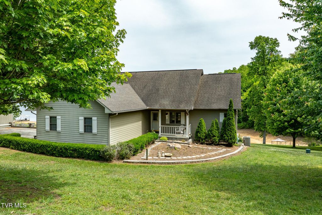 Photo of 937 Muskogee Lane, Bean Station, TN 37708 (MLS # 9994879)
