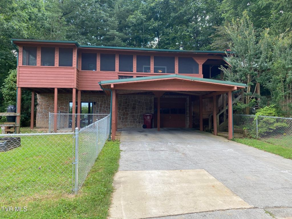 Photo of 1970 Michael Drive, Johnson City, TN 37604 (MLS # 9998539)