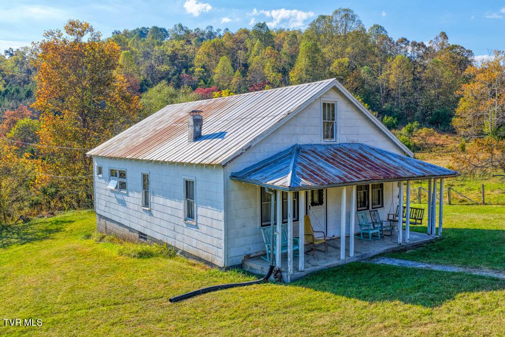 Photo of 275 Wake Forest Road, Eidson, TN 37731 (MLS # 9987240)