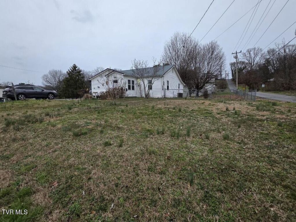 Photo of 421 Juniper Street, Greeneville, TN 37745 (MLS # 9992074)