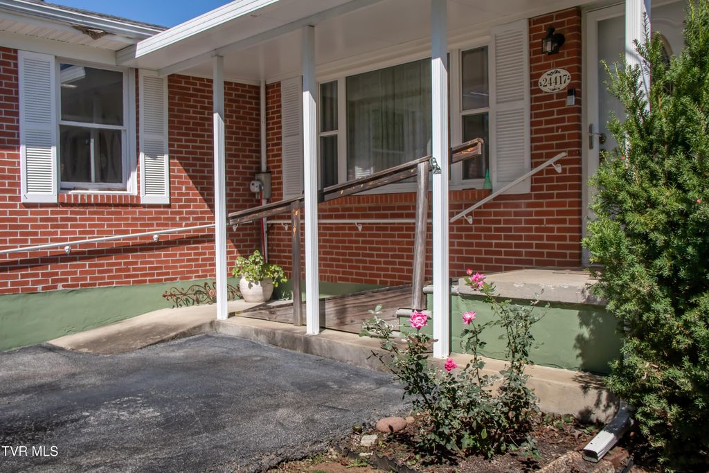 Photo of 24417 Briscoe Drive, Bristol, VA 24202 (MLS # 9987076)