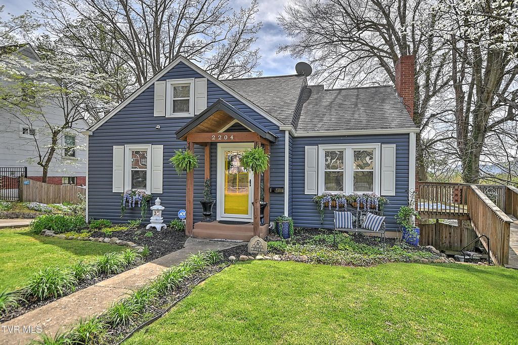 Photo of 2204 Cypress Street, Kingsport, TN 37664 (MLS # 9993513)