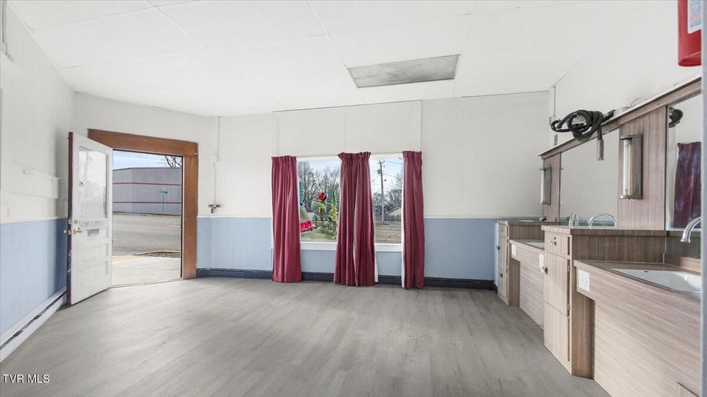 Photo of 10281032 Center Street, Kingsport, TN 37660 (MLS # 9981088)