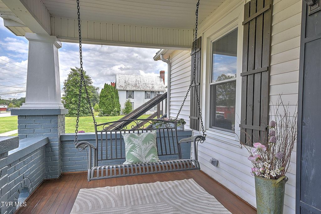 Photo of 444 Cedar Street, Bluff City, TN 37618 (MLS # 9997256)