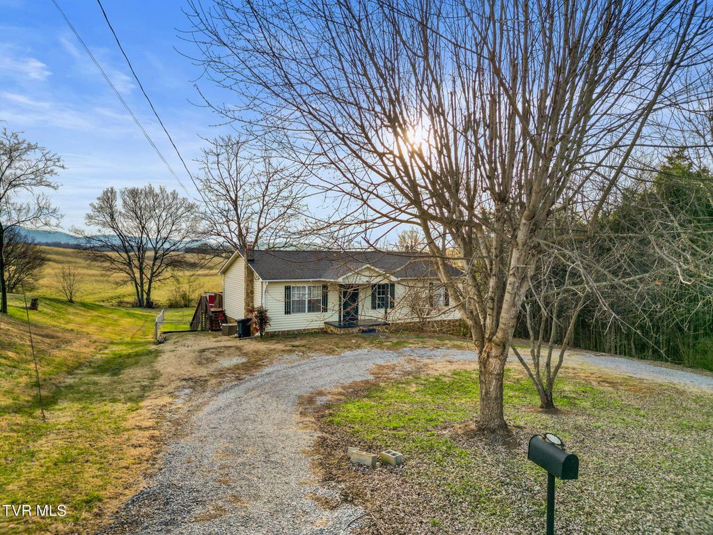 Photo of 255 Sioux Trail, Greeneville, TN 37743 (MLS # 9989898)