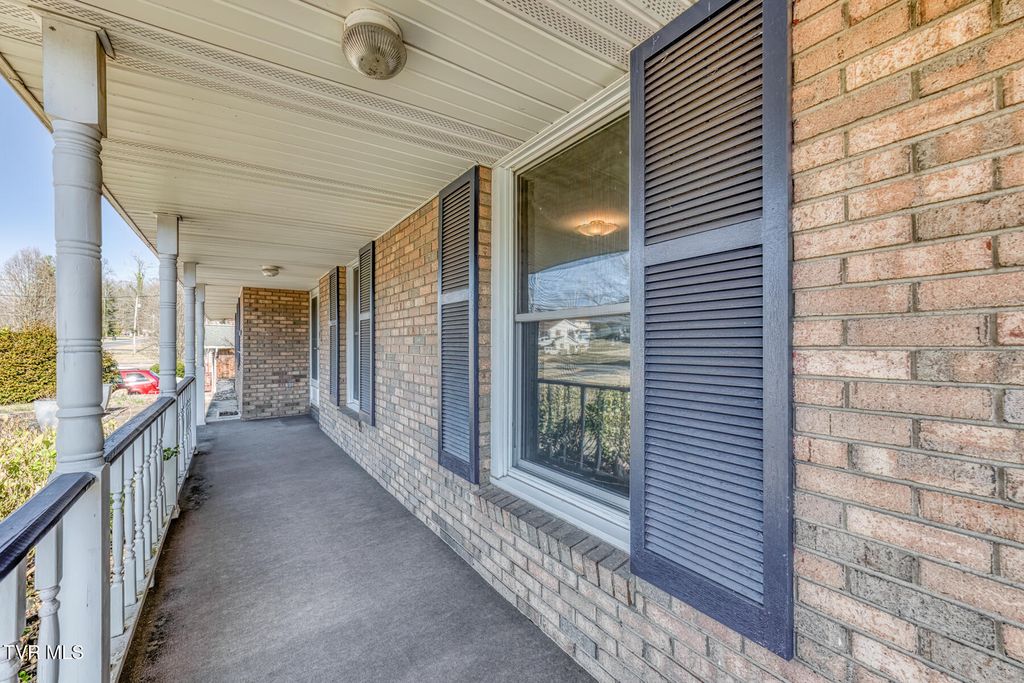 Photo of 517 Colonial Heights Road, Kingsport, TN 37663 (MLS # 9991310)