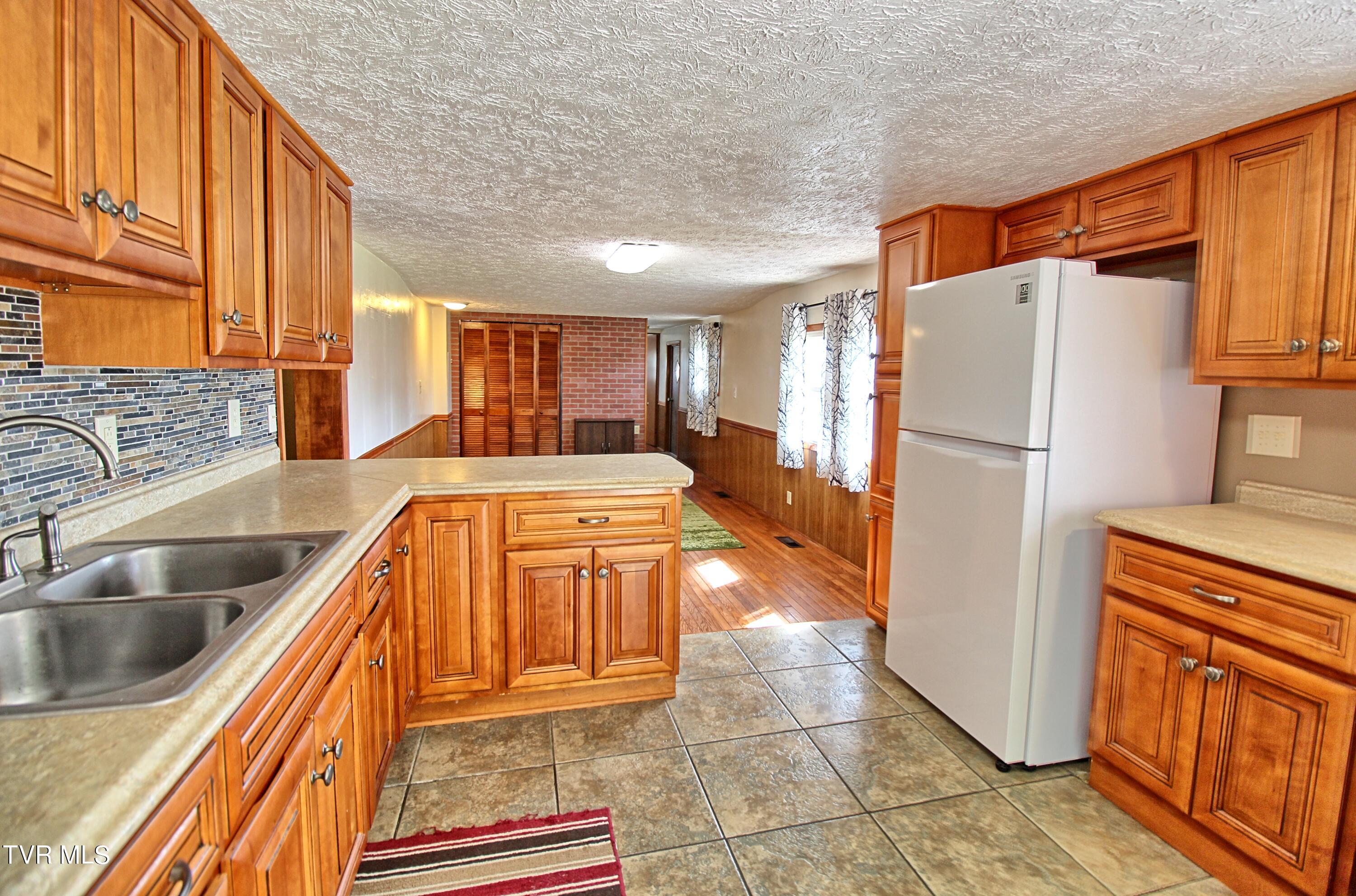 363 Gibson Road, Nickelsville, Virginia image 2