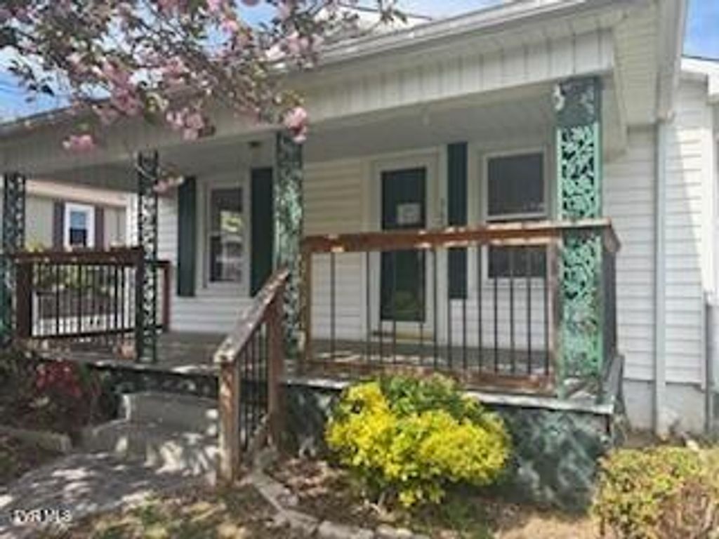 Photo of 569 Vance Street, Bristol, VA 24201 (MLS # 9994937)