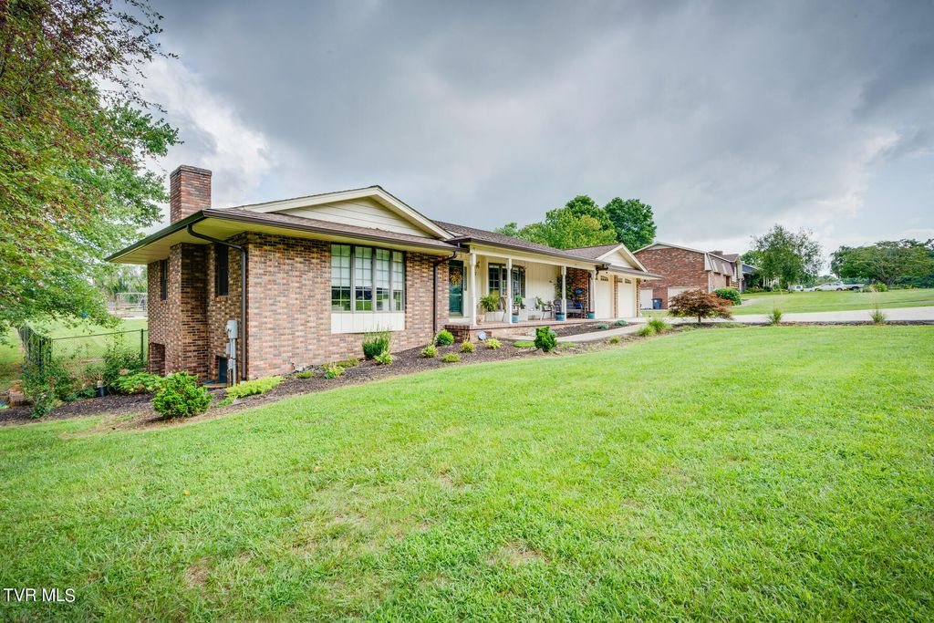 Photo of 721 Sherbrooke Circle, Mount Carmel, TN 37645 (MLS # 9982888)