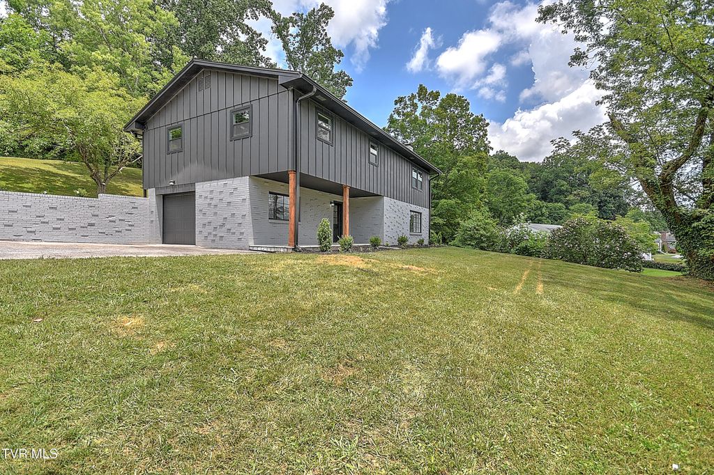 Photo of 1091 Long Crescent Dr Drive, Bristol, VA 24201 (MLS # 9985597)