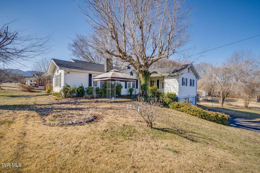 Photo of 2358 Siam Road, Elizabethton, TN 37643 (MLS # 9991244)