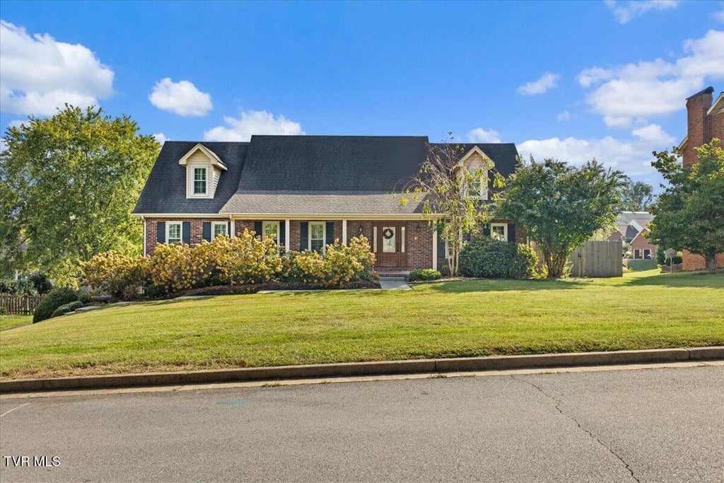 Photo of 3317 Berkshire Circle, Johnson City, TN 37604 (MLS # 10001002)