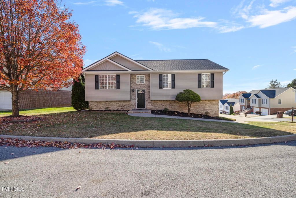 Photo of 248 Stone Edge Circle, Kingsport, TN 37660 (MLS # 9988373)