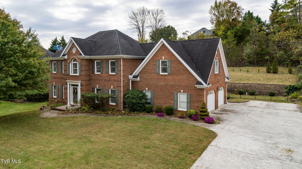 Photo of 2824 Berkshire Lane, Kingsport, TN 37660 (MLS # 9987521)