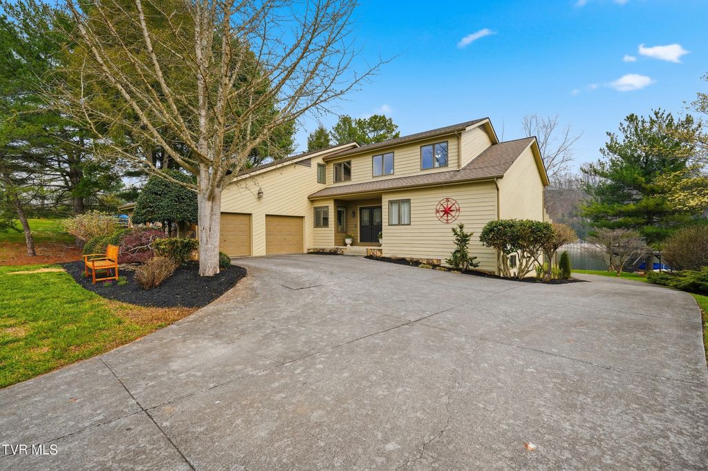 Photo of 236 Lake Meadow Drive, Gray, TN 37615 (MLS # 9993184)