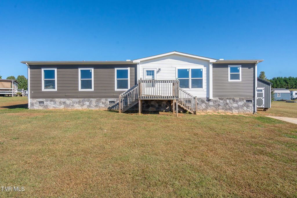 Photo of 395 Ebenezer Loop Loop, Chuckey, TN 37641 (MLS # 9987230)
