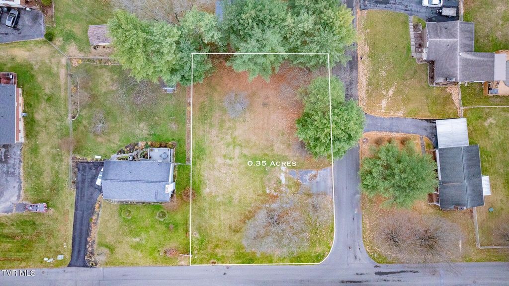 Photo of 403 Lynnwood Drive, Bristol, VA 24201 (MLS # 9988409)