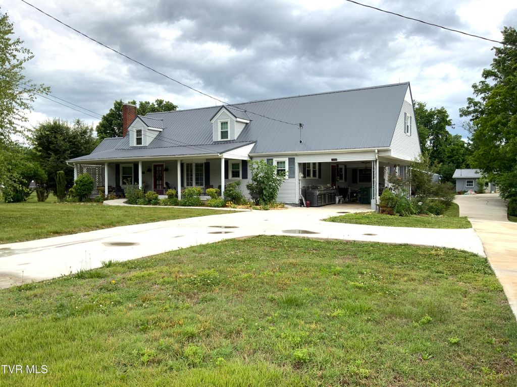 Photo of 1225 Erwin Highway, Greeneville, TN 37745 (MLS # 9995928)
