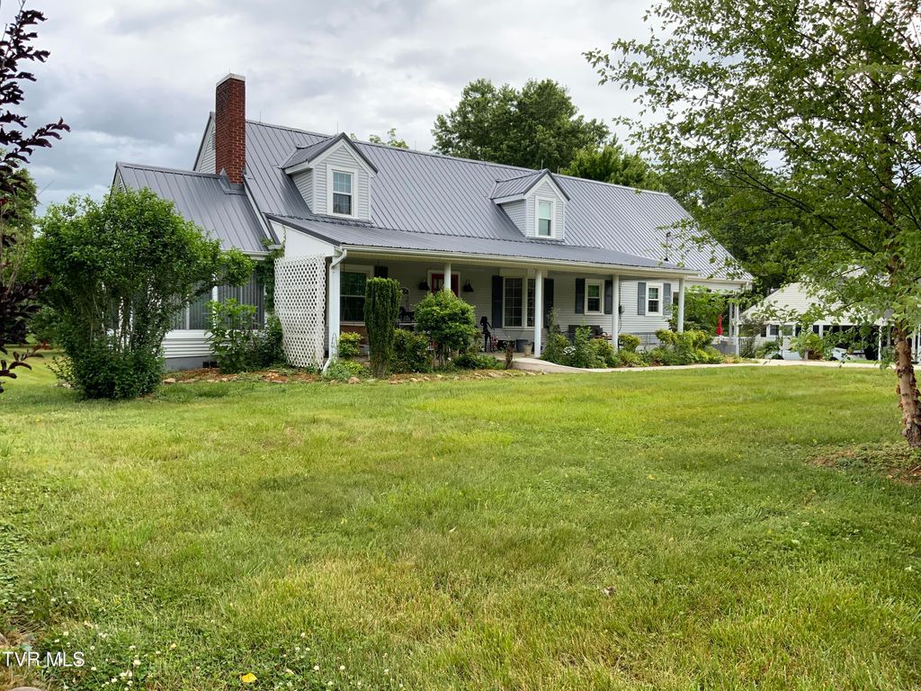 Photo of 1225 Erwin Highway, Greeneville, TN 37745 (MLS # 9995928)