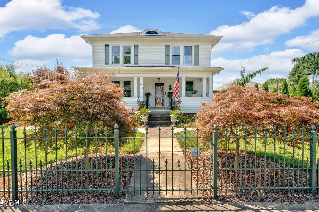 Photo of 201 Wanola Avenue, Kingsport, TN 37660 (MLS # 9982746)