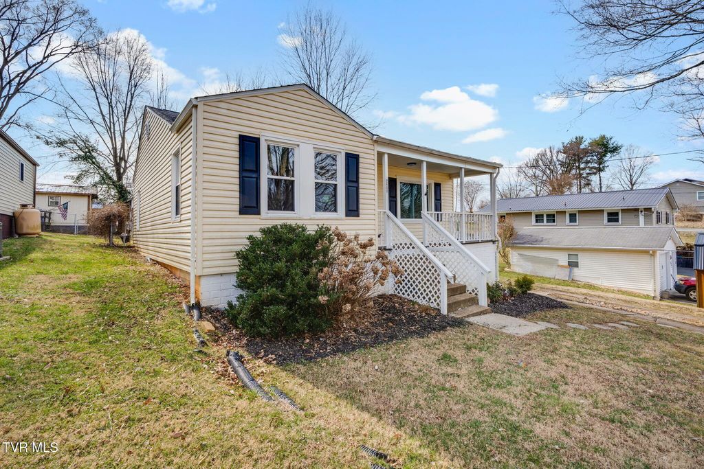 Photo of 2608 Nathan Street, Kingsport, TN 37664 (MLS # 9991850)