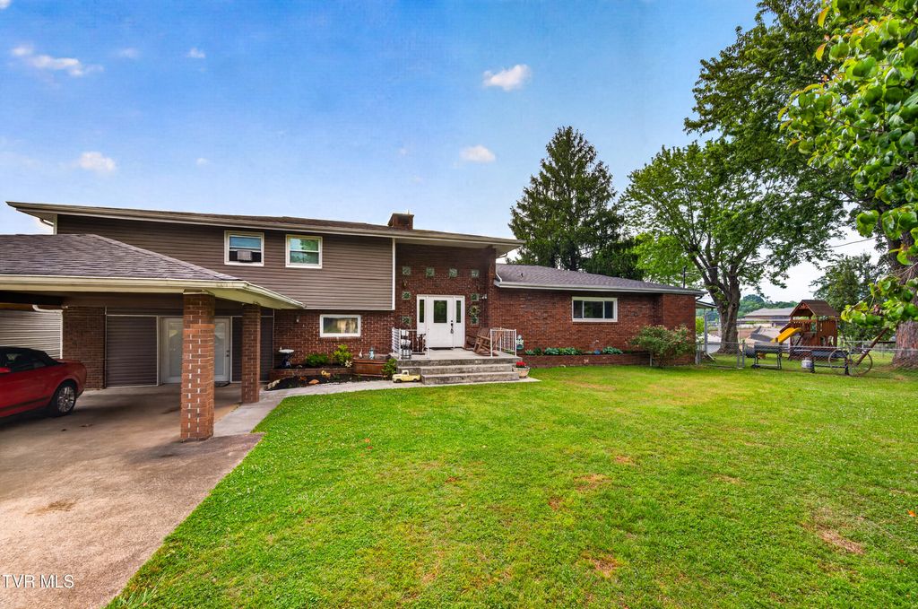 Photo of 236 Mountain Vista Drive, Pigeon Forge, TN 37863 (MLS # 9995406)
