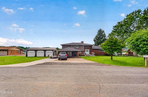 Photo of 236 Mountain Vista Drive, Pigeon Forge, TN 37863 (MLS # 9995406)