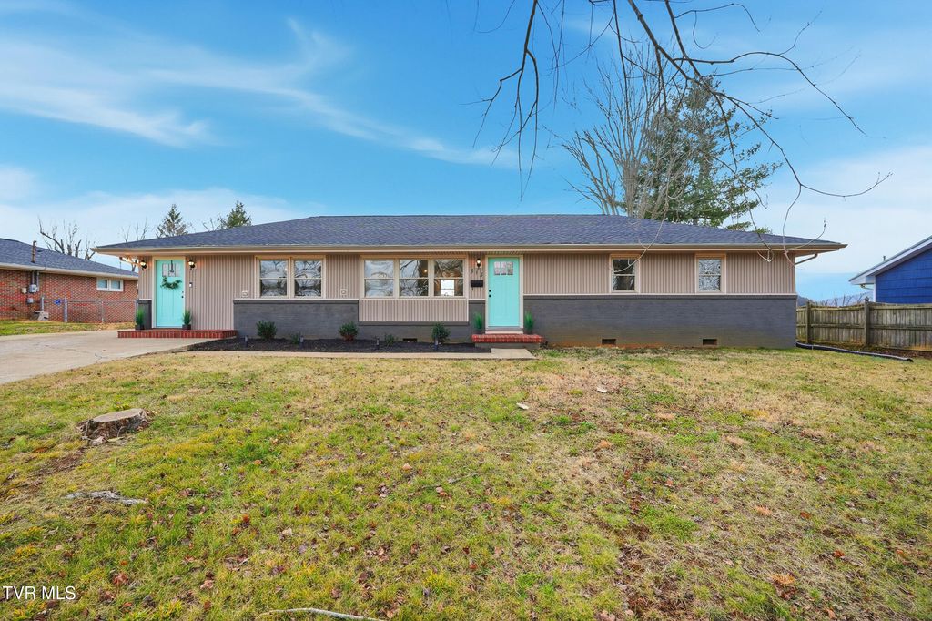 Photo of 613 Norris Avenue, Kingsport, TN 37665 (MLS # 9989685)