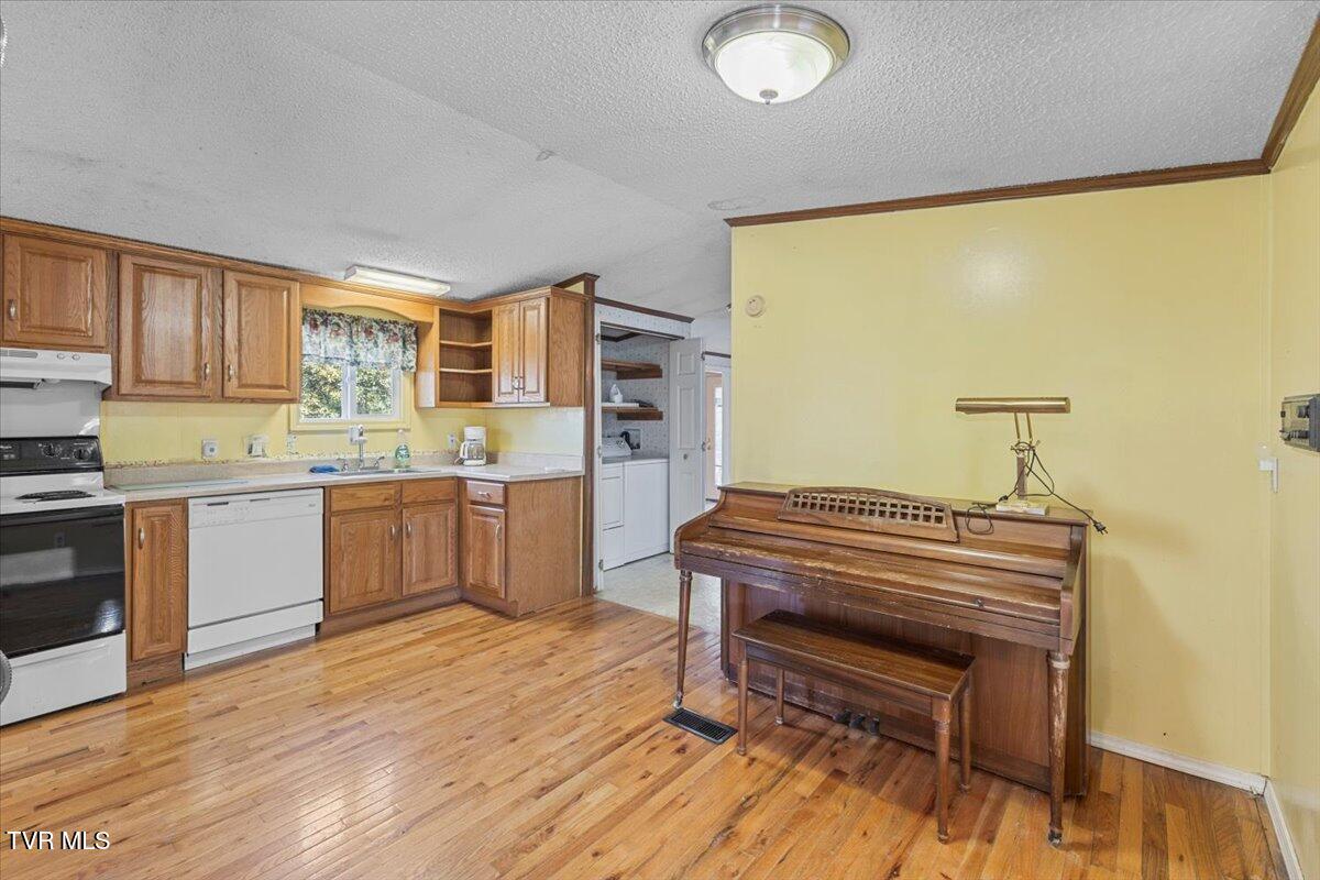 228 Jarrell Drive, Bluff City, Tennessee image 17