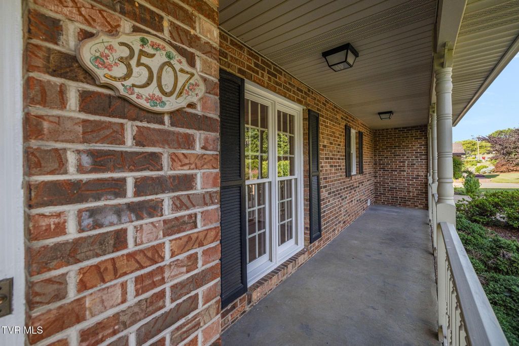 Photo of 3507 Bondwood Circle, Johnson City, TN 37604 (MLS # 9997749)