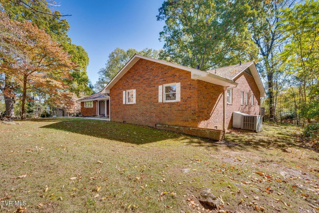 Photo of 141 Otari Drive, Kingsport, TN 37664 (MLS # 9987291)