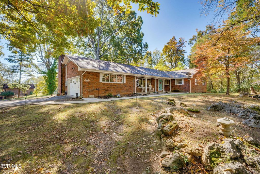 Photo of 141 Otari Drive, Kingsport, TN 37664 (MLS # 9987291)